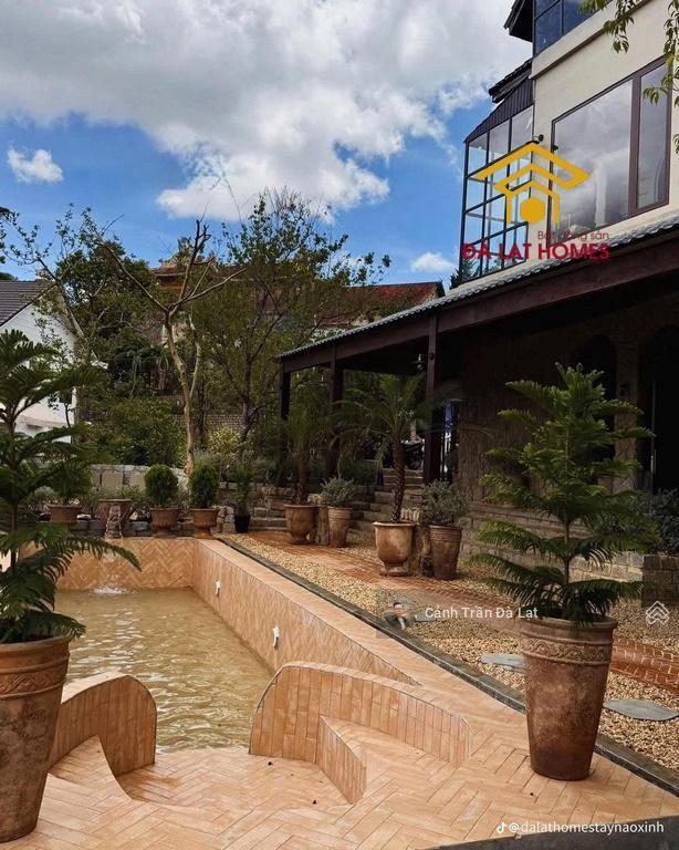Villa mặt tiền hoàng hoa thám, sở hữu thế thoải dốc, view giá trị.