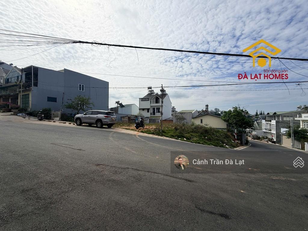 Lô góc 2 mặt tiền thoáng, có view. với dt 687,5m2  full đất ở
