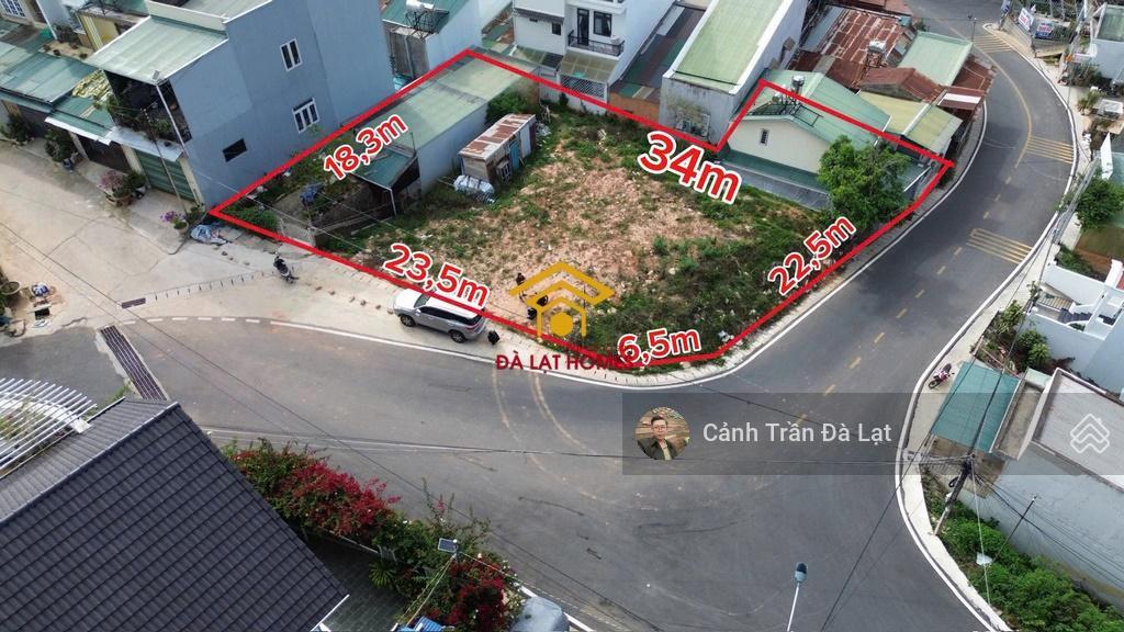 Lô góc 2 mặt tiền thoáng, có view. với dt 687,5m2  full đất ở