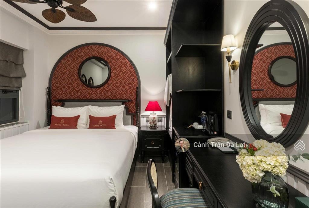 Bán khách sạn sang trọng mặt tiền hoàng diệu đà lạt. 23 phòng cao cấp, vị trí đắc địa