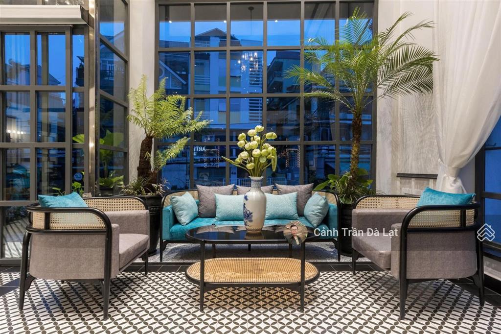 Bán khách sạn sang trọng mặt tiền hoàng diệu đà lạt. 23 phòng cao cấp, vị trí đắc địa