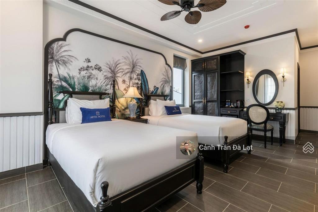 Bán khách sạn sang trọng mặt tiền hoàng diệu đà lạt. 23 phòng cao cấp, vị trí đắc địa