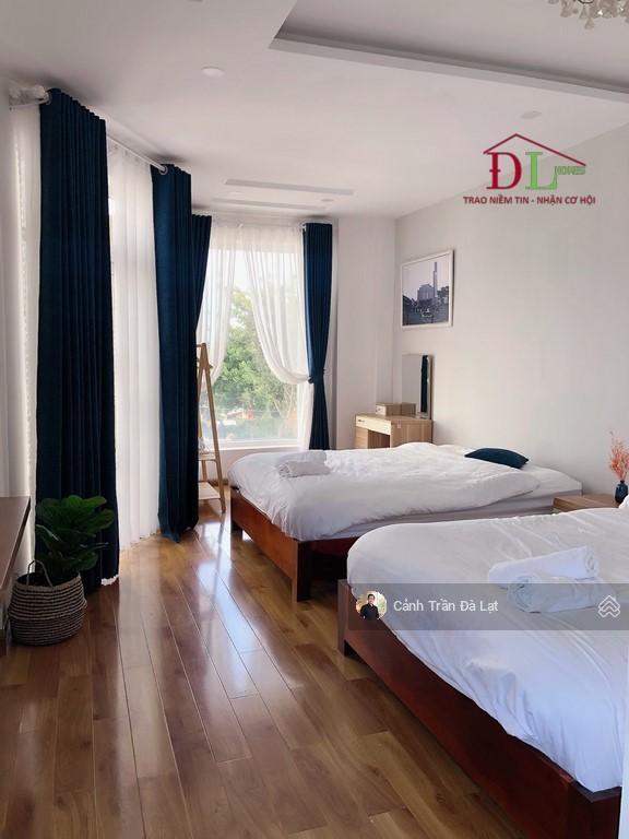 Villa hồ tùng mậu đà lạt đi bộ ra hồ xuân hương chỉ 3 phút. 138m2 giá 16 tỷ.