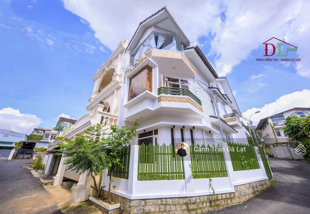 Villa hồ tùng mậu đà lạt đi bộ ra hồ xuân hương chỉ 3 phút. 138m2 giá 16 tỷ.