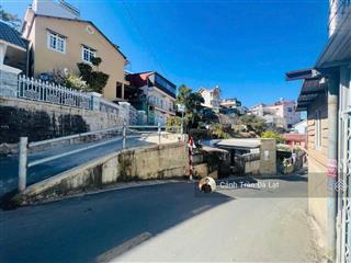 Lô đất mặt tiền đường, vị trí thoáng 3 mặt. ra hồ xuân hương, chợ đà lạt 2,5km