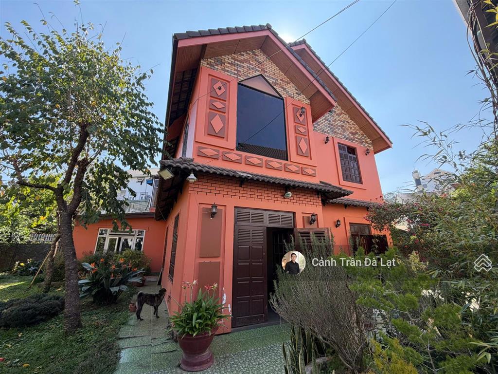 Bán căn biệt thự cổ điển hoài niệm đà lạt xưa, với tổng khuôn viên đất 631m2