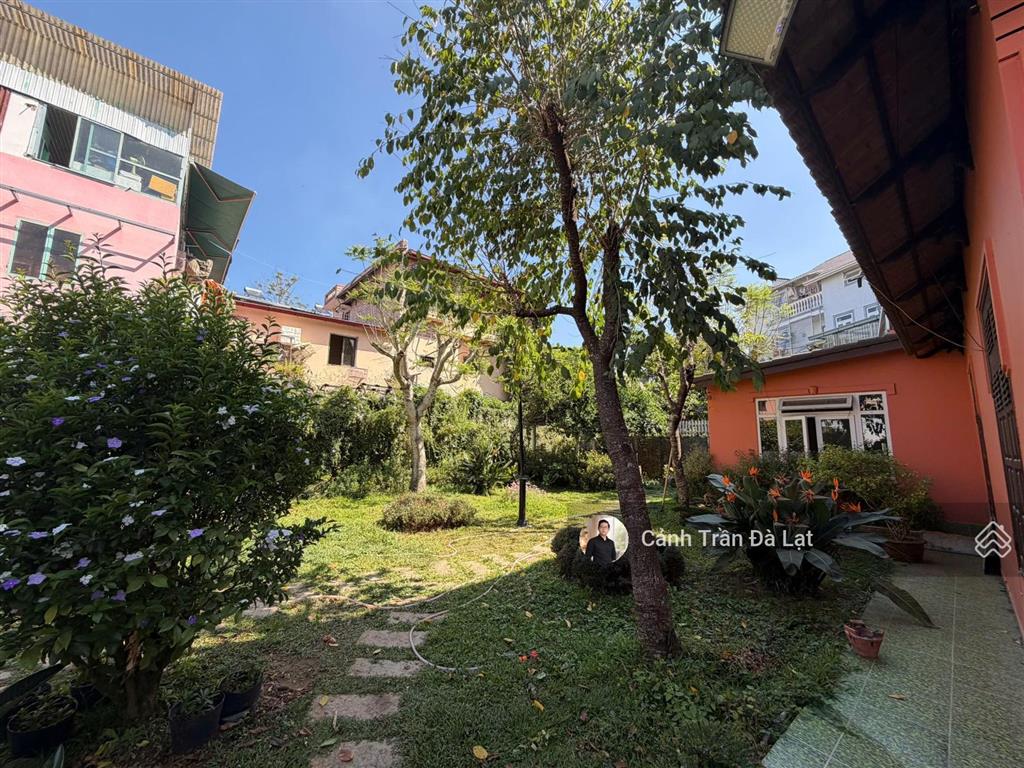 Bán căn biệt thự cổ điển hoài niệm đà lạt xưa, với tổng khuôn viên đất 631m2