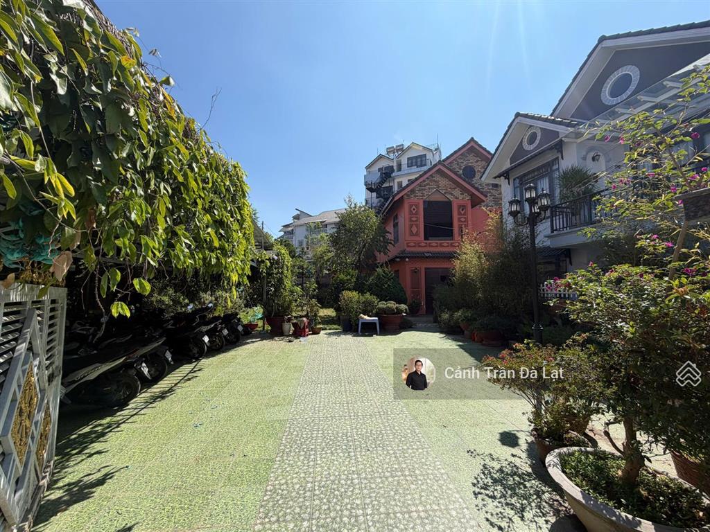 Bán căn biệt thự cổ điển hoài niệm đà lạt xưa, với tổng khuôn viên đất 631m2