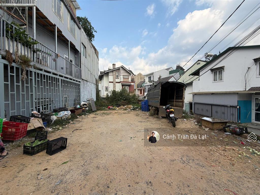 Lô đất góc 3 mặt tiền thoáng tại phường 5. khu vực cận trung tâm, ra chợ đà lạt 2km