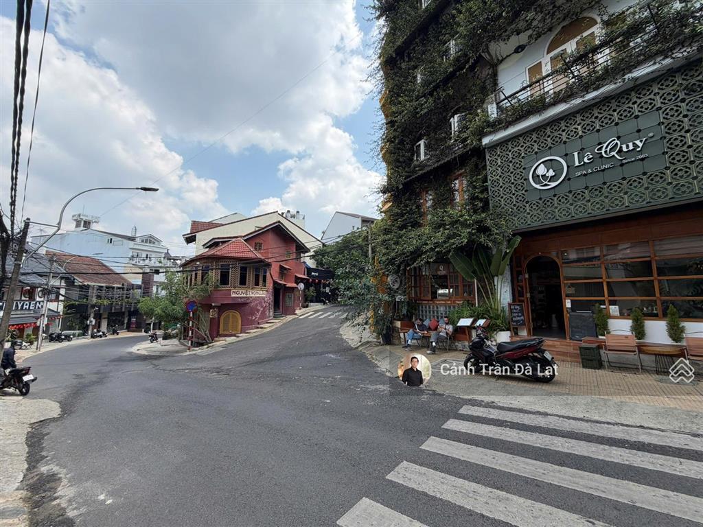 Hiếm nhà mặt tiền trương công định đà lạt lõi hòa bình hiếm. ngang 5,25m nở hậu 8,1m. giá 22,5 tỷ