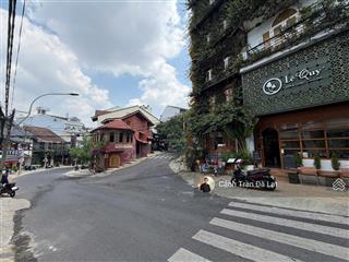 Hiếm nhà mặt tiền trương công định đà lạt lõi hòa bình hiếm. ngang 5,25m nở hậu 8,1m. giá 22,5 tỷ