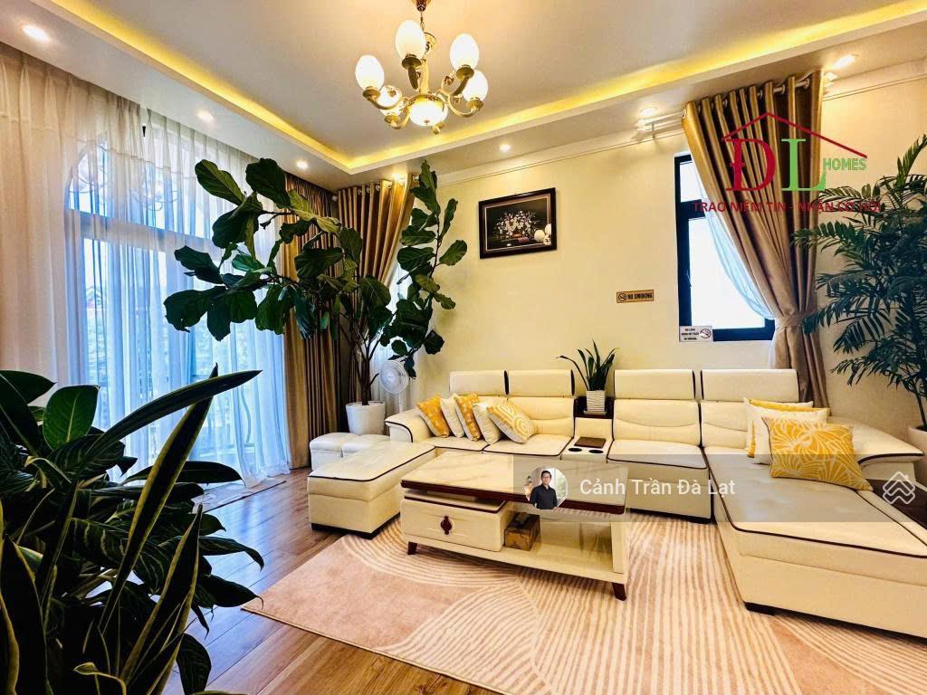 Bán căn villa 11 phòng rộng rãi, vị trí trung tâm, full nội thất vào vận hành ngay.