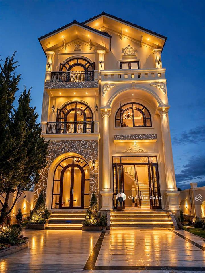 Biệt thự tân cổ điển mới hoàn thiện tại trịnh hoài đức, nội thất sang trọng vào ở ngay!