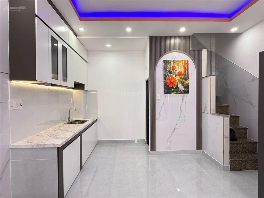 Cần bán gấp  trường sa phú nhuận  56m2  shr  hđ thuê sẵn 14tr/th  hẻm tránh