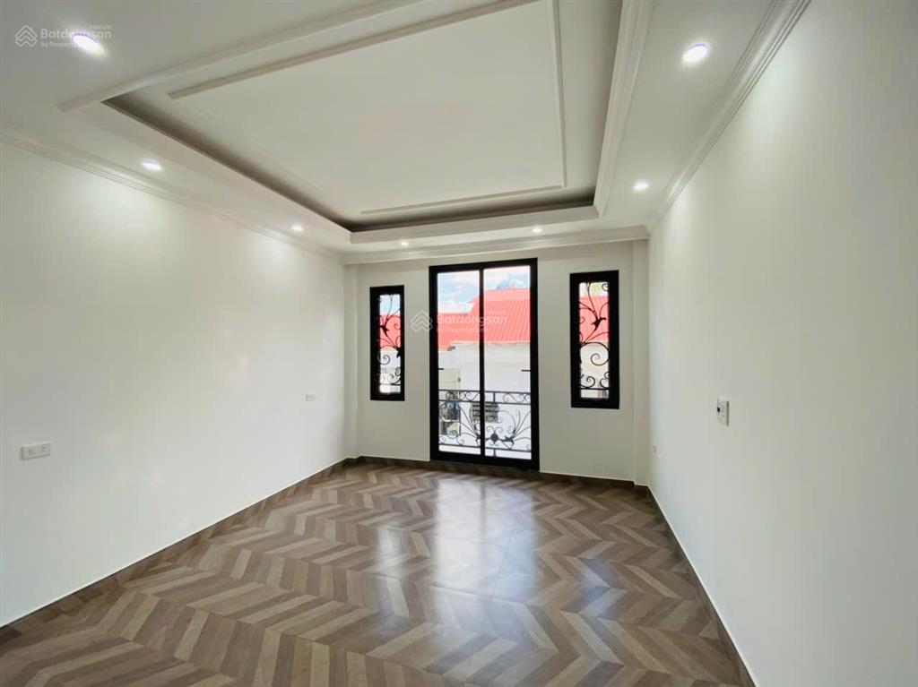 Bán nhà pl quân đội phố phùng chí kiên  hoàng quốc việt. 55m² x 8 tầng, thang máy, ô tô vào nhà