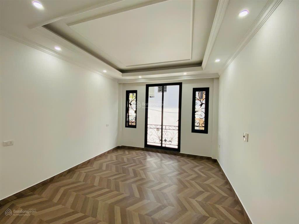 Bán nhà pl quân đội phố phùng chí kiên  hoàng quốc việt. 55m² x 8 tầng, thang máy, ô tô vào nhà