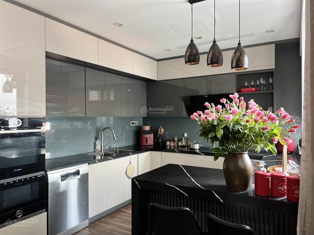 Bán nhà phân lô phố nguyễn chánh, yên hoà, cầu giấy. 60m2 x 5 tầng còn mới, ô tô tránh, vỉa hè.