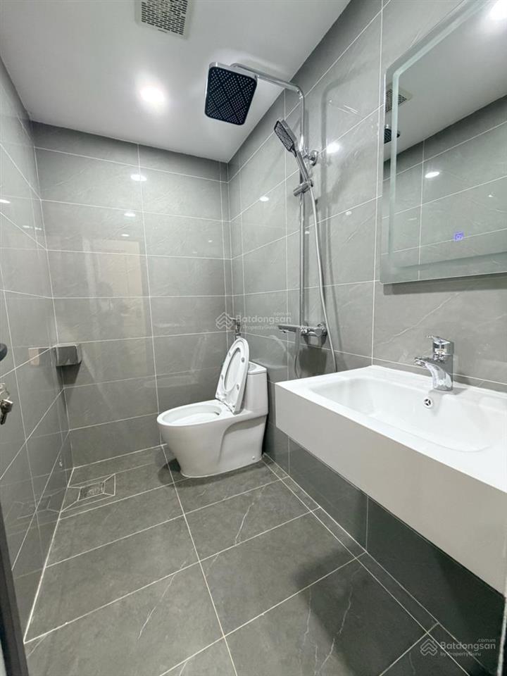 Bán nhà pl đường hoàng quốc việt, nghĩa đô, 55m2 x 6 tầng, xây mới, thang máy, ngõ thông ô tô.
