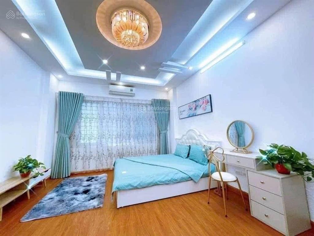 Bán nhà 4 tầng ngõ 61 lê văn lương thông 125 nguyễn ngọc vũ, vị trí đẹp cách phố đúng 30m, ô tô
