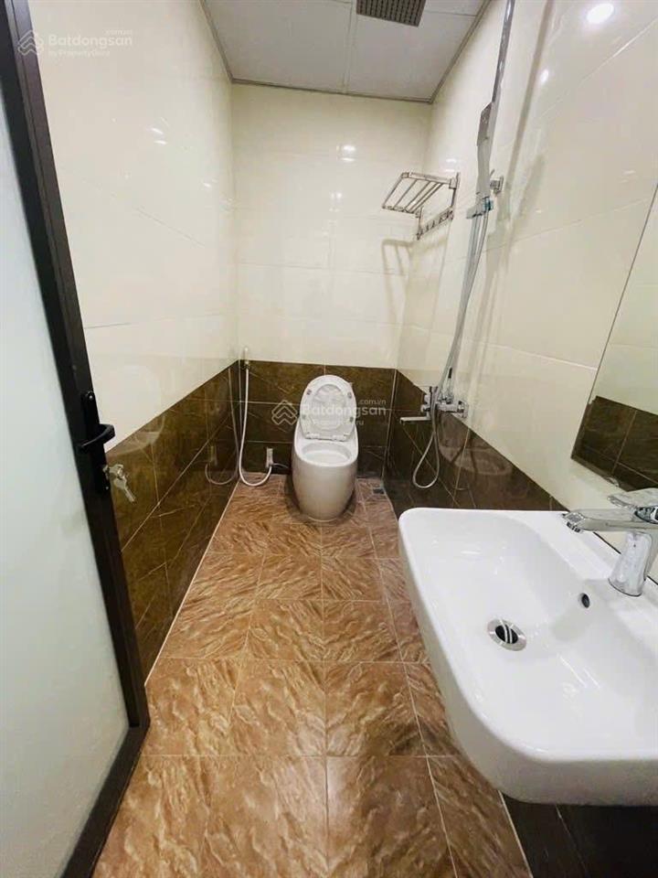 Bán nhà 4 tầng ngõ 61 lê văn lương thông 125 nguyễn ngọc vũ, vị trí đẹp cách phố đúng 30m, ô tô