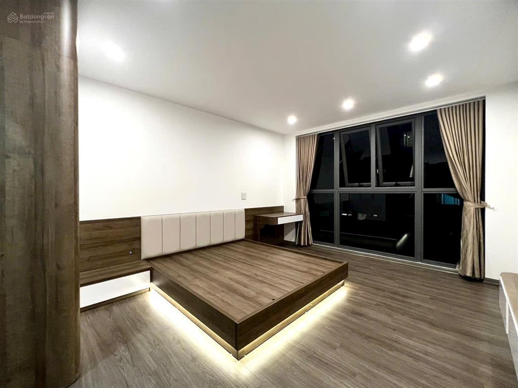 Bán nhà 6 tầng xây mới đường nguyễn ngọc vũ, hoàng ngân, trung hòa. ngõ thông ô tô tránh 30m