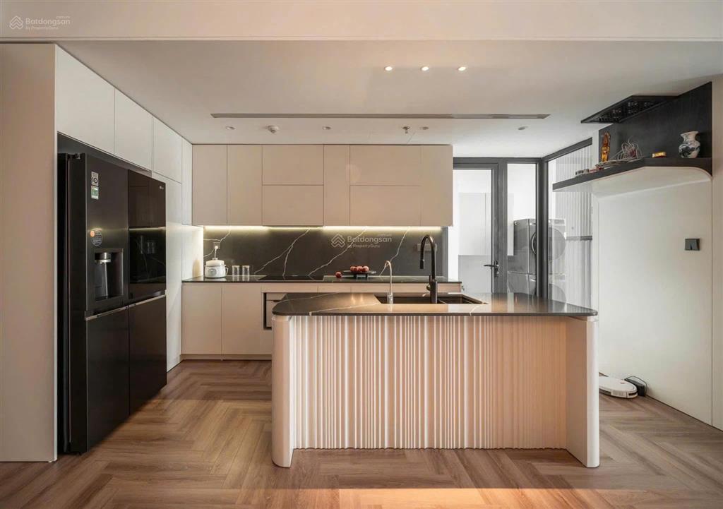 Chủ nhà thiện trí bán nhanh căn hộ 3n2wc, diện tích 107,5m, full nội thất, sẵn sổ, giá thật 12 tỷ