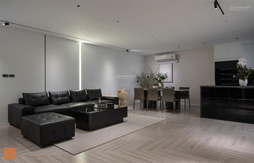 Chủ nhà cần bán gấp căn 3pn tòa brg the diamond residence dt 107m2 full nội thất. giá 13,5tỷ sẵn sổ