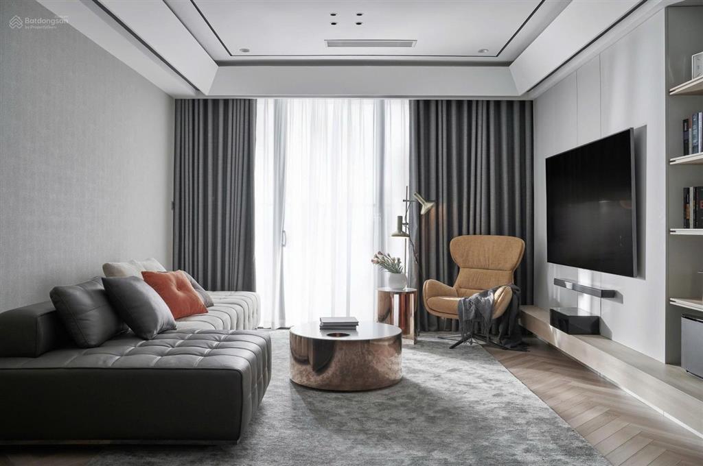 Giá 13,7 tỷ! cần bán căn 2n2wc, dt 75m, view hồ tây, full nội thất tại vinhomes metropolis. sẵn sổ