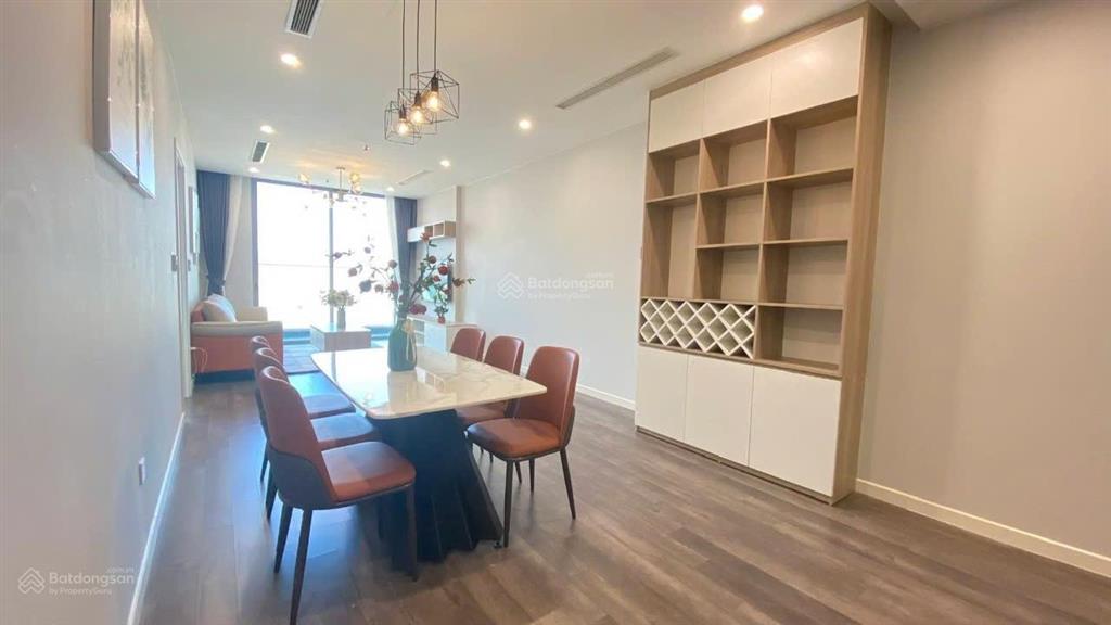 Giá nhỉnh 7 tỷ, chủ nhà rất thiện chí bán căn 2n2wc tại chung cư kosmo tây hồ, dt80m, sẵ sổ,nhà đẹp