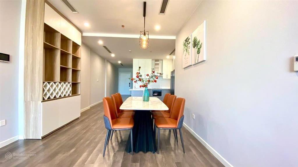 Giá nhỉnh 7 tỷ, chủ nhà rất thiện chí bán căn 2n2wc tại chung cư kosmo tây hồ, dt80m, sẵ sổ,nhà đẹp