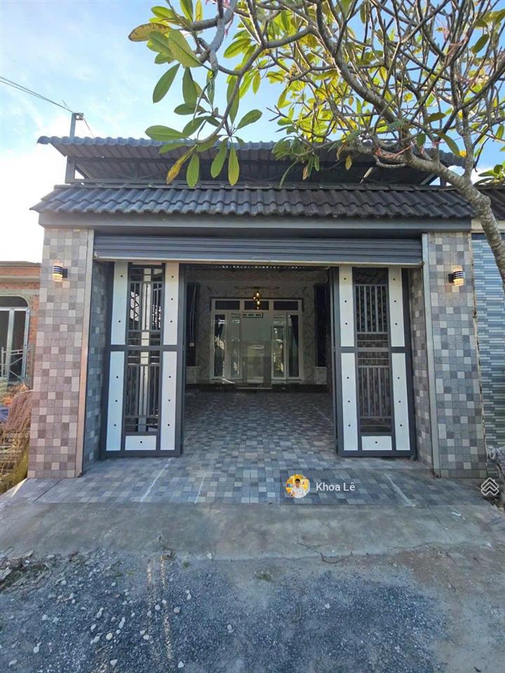 Chủ gửi bán  nhà 3pn ngay khu phố gia huỳnh, trảng bàng. sổ sẵn, công chứng ngay. giá 900tr