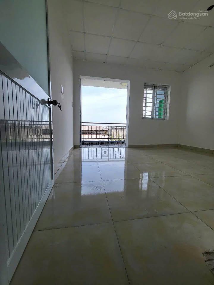 Bán gấp nr đ. dương công khi, bà điểm, hm. 2 phòng ngủ, dt sàn 50m2, shr sang tên ngay