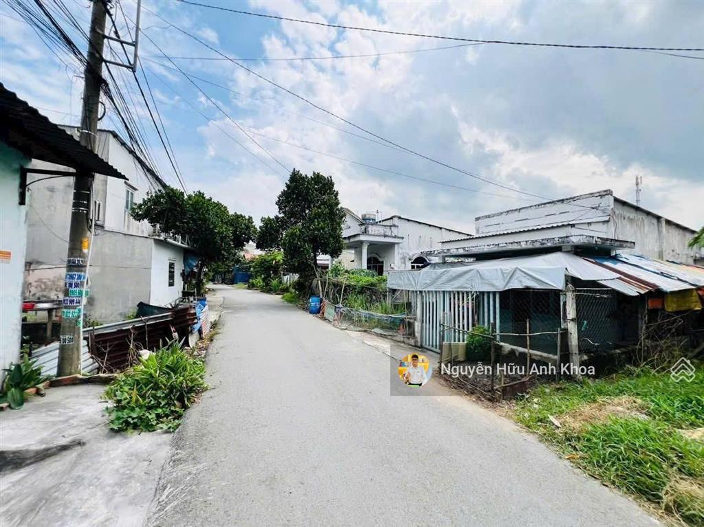 Đất đẹp giá rẻ1/ đ.trần văn chẩm, tân thông hội, củ chi. dt 133.3m2, đã có sổ riêng, kdc hiện hữu
