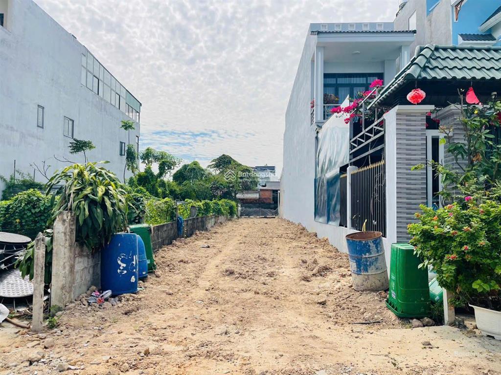 Cắt lỗ 200tr giá 1 tỷ 1 bán gấp đất rộng 6x25=152m2 thổ cư thị trấn củ chi, sổ hồng riêng, gần chợ