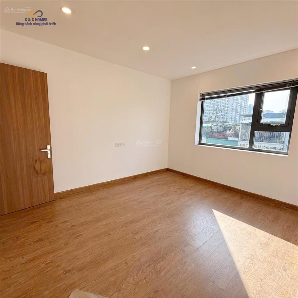 Bán căn 2 ngủ 2vs, diện tích 74m2 sẵn sổ hồng lâu dài, nhà sạch đẹp  em 0968 602 ***