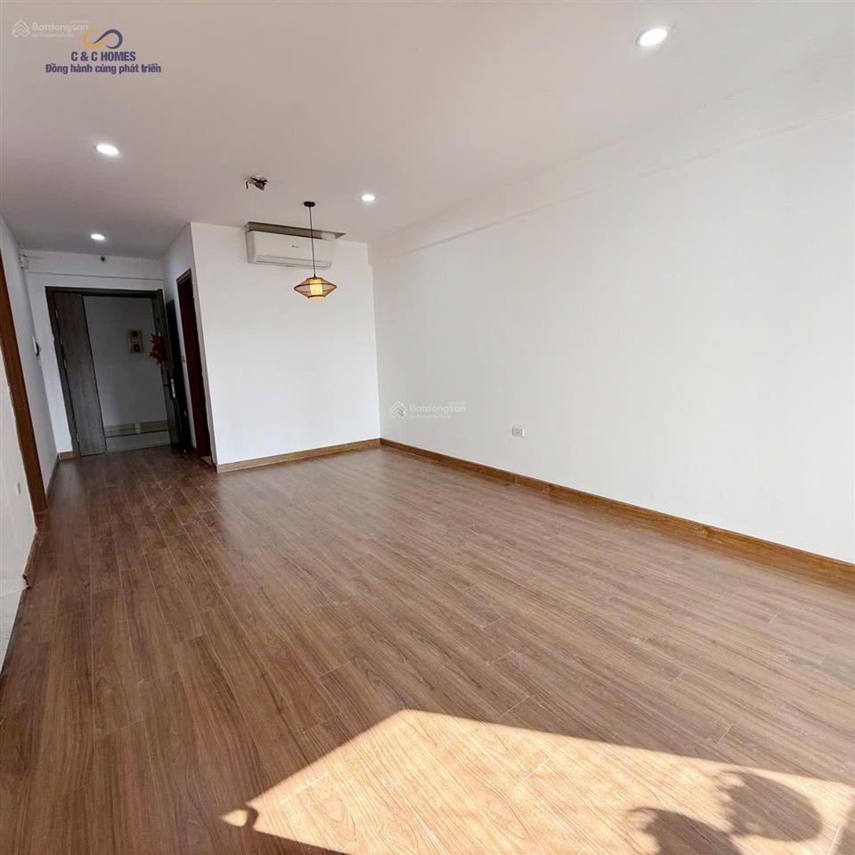 Bán căn 2 ngủ 2vs, diện tích 74m2 sẵn sổ hồng lâu dài, nhà sạch đẹp  em 0968 602 ***