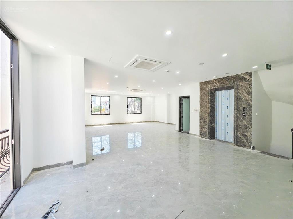 Cho thuê văn phòng tại phố nguyên hồng sàn 65m² view cực đẹp giá tốt