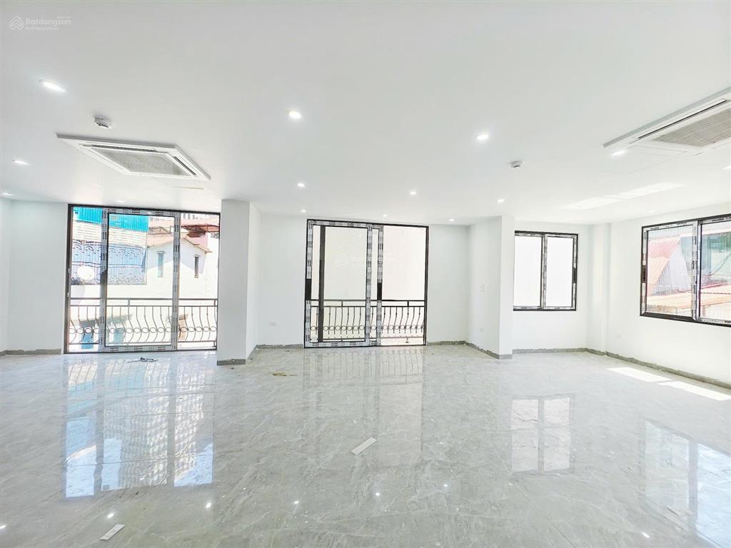 Cho thuê văn phòng tại phố nguyên hồng sàn 65m² view cực đẹp giá tốt