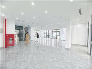 Cho thuê văn phòng tại đường giang văn minh 140m2 cực thoáng view đẹp giá rẻ cực sốc