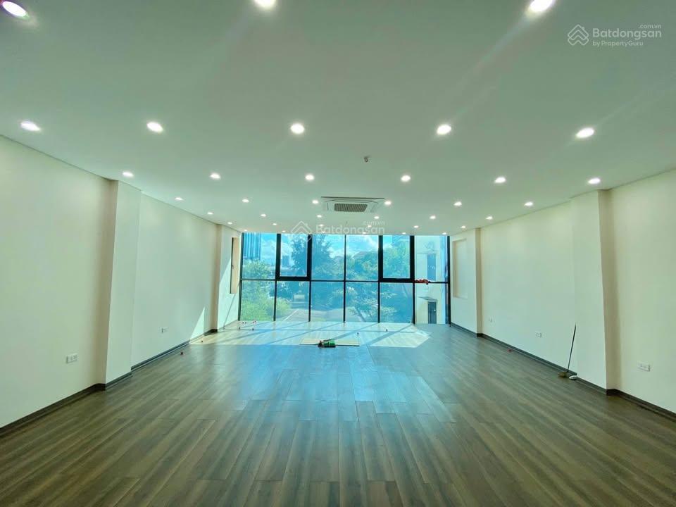 Cho thuê văn phòng tại lê văn lương sàn 65m2 ô tô đỗ cửa, tòa vp chuyên nghiệp