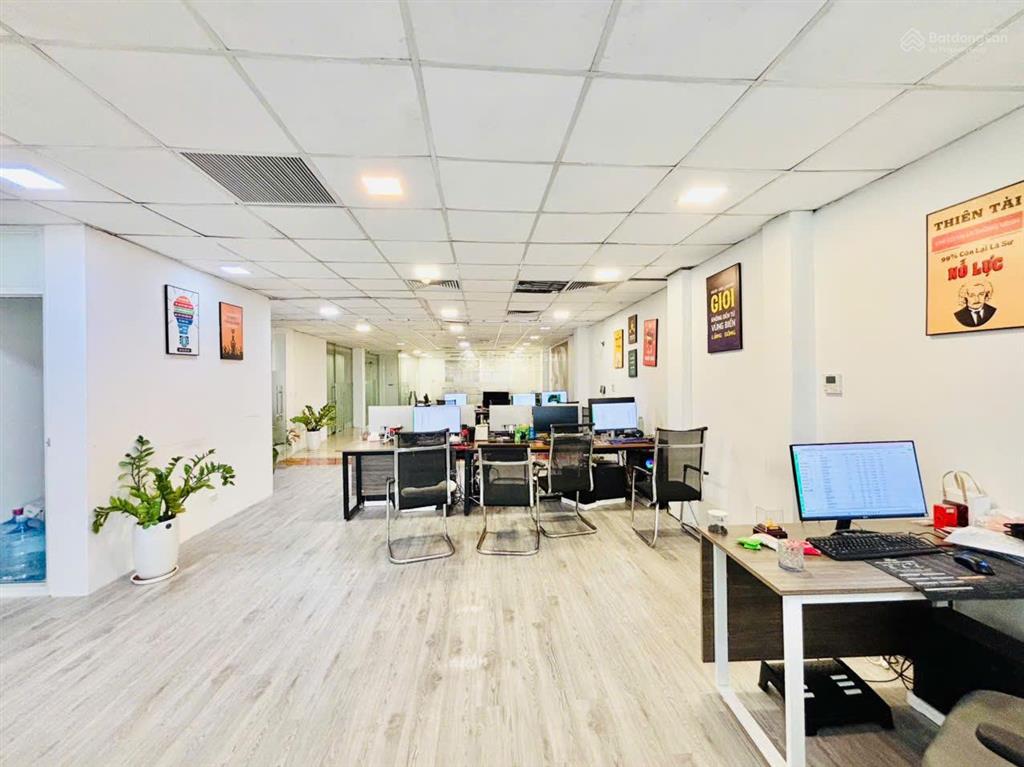 Cho thuê sàn văn phòng mặt phố vương thừa vũ  thanh xuân 200m vị trí đắc địa, siêu mới đẹp