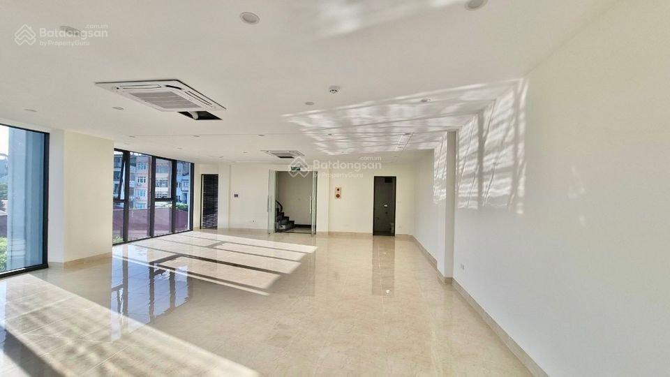 Cho thuê vp tại phố yên lãng sàn 100m2 siêu đẹp nhà mới, có hầm để được nhiều xe