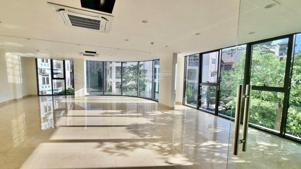 Cho thuê vp tại phố yên lãng sàn 100m2 siêu đẹp nhà mới, có hầm để được nhiều xe