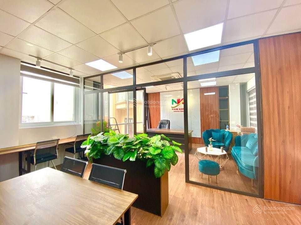 Cho thuê văn phòng tại trần quang diệu | 75m² | full kính, đỗ xe rộng  nhà full kính
