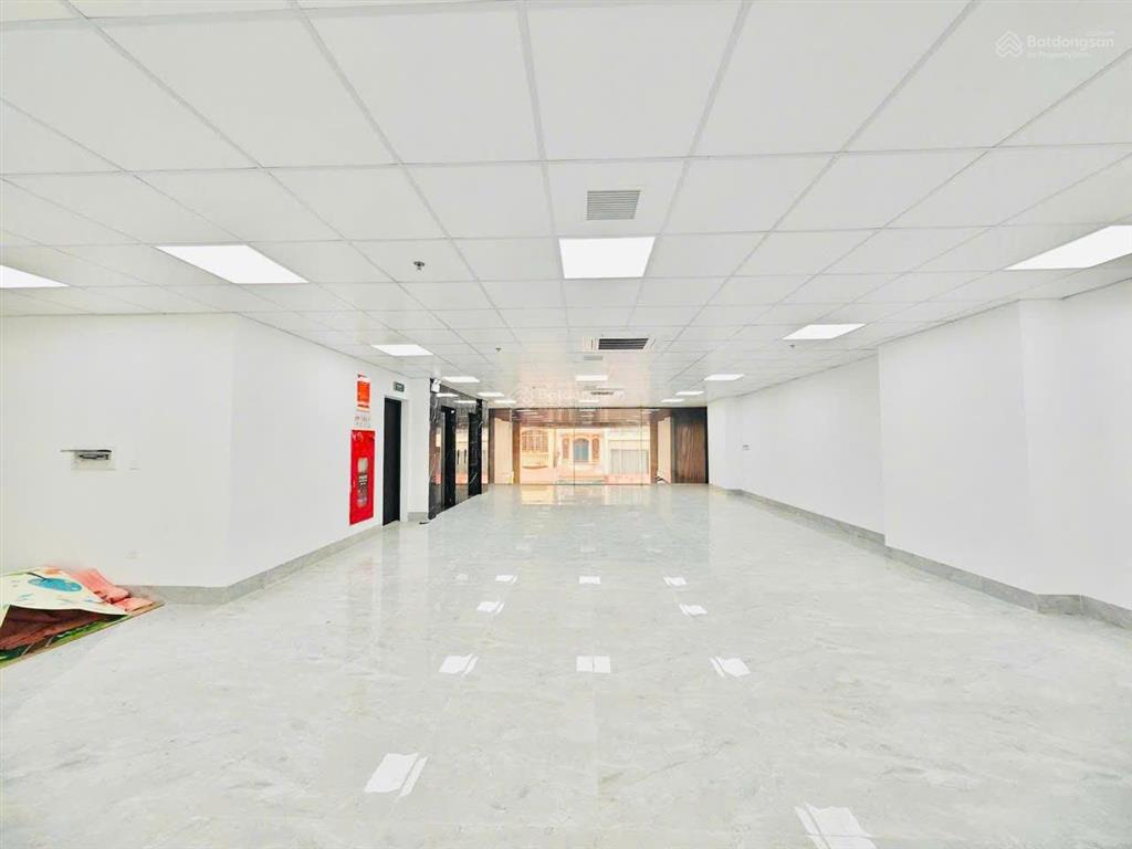 Cho thuê mbkd, vp làm việc, studio, spa 12om2 đường xã đàn, đống đa giá 20 triệu/tháng