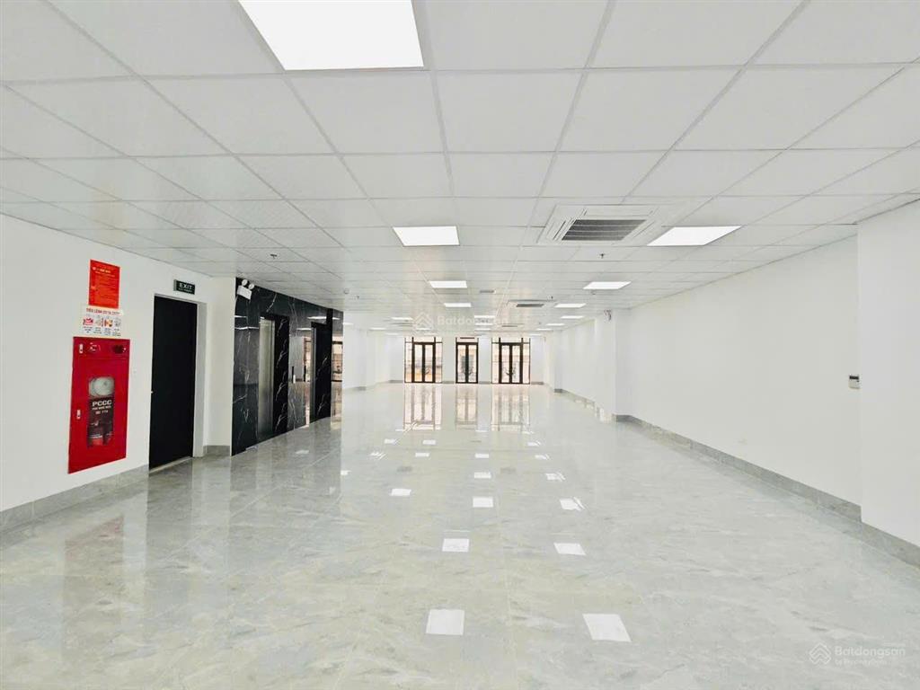 Cho thuê mbkd, vp làm việc, studio, spa 12om2 đường xã đàn, đống đa giá 20 triệu/tháng