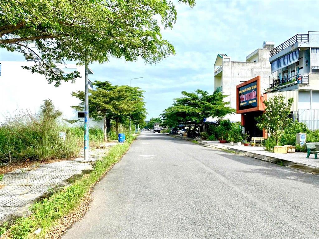 Chủ mua công ty 2 tỷ, giờ bán lổ 1.8 tỷ. lock b đường số 11c, không cống, không tụ điện, bao đẹp