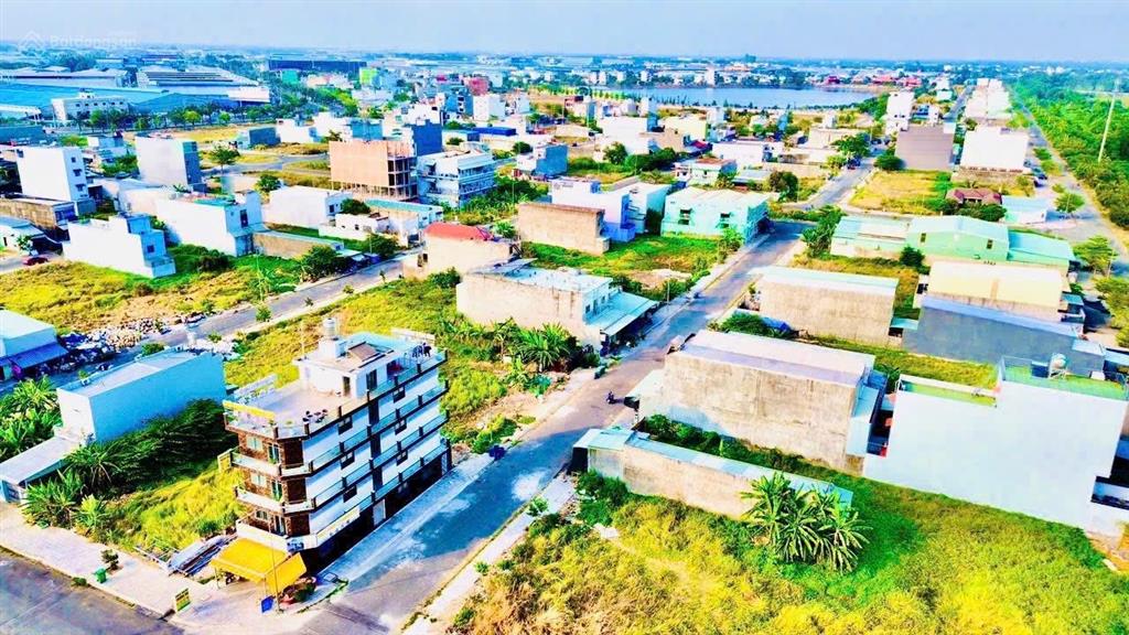 Cần bán gấp nền đất 130m² giá 1,68 tỷ (thương lượng) dân cư hiện hữu, sổ hồng riêng