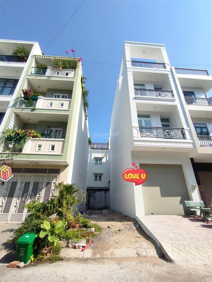 Ngay ngã tư võ văn kiệt kdc hương lộ 5. còn sót lại 1 nền 64m2 thổ cư giá 6.5 tỷ thương lượng.
