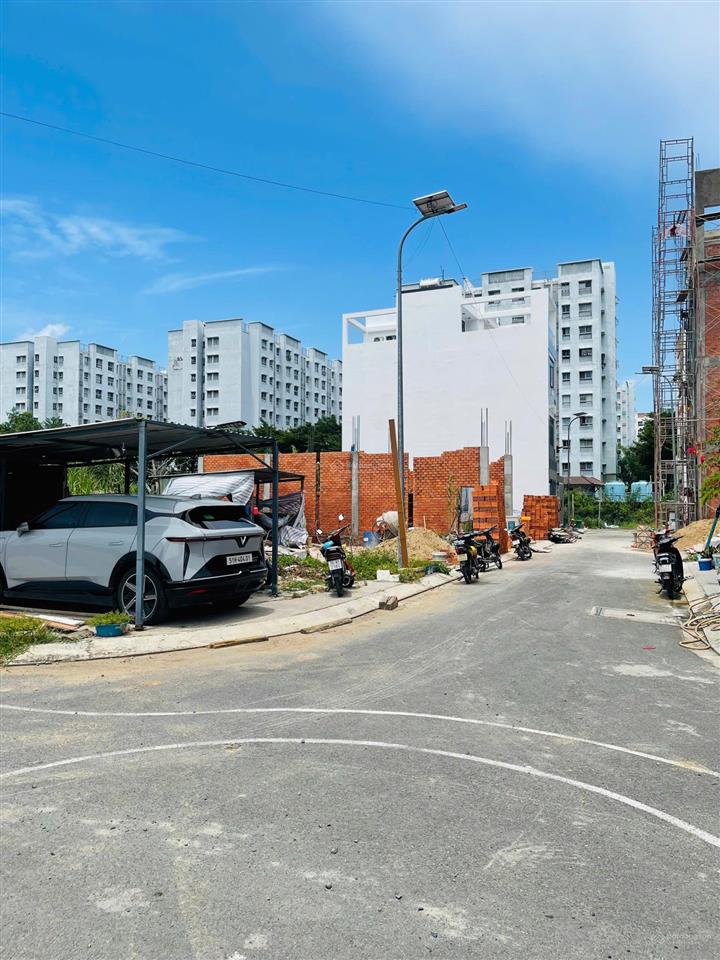 Chính chủ cần bán gấp nền đất 57.8m2 thổ cư, đường nhựa ô tô, ngay chung cư ehome 3, sổ hồng riêng